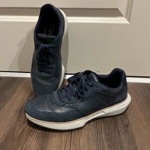 Cole Haan Grand360 Sneaker. Great condition. Navy. Size 9.5.